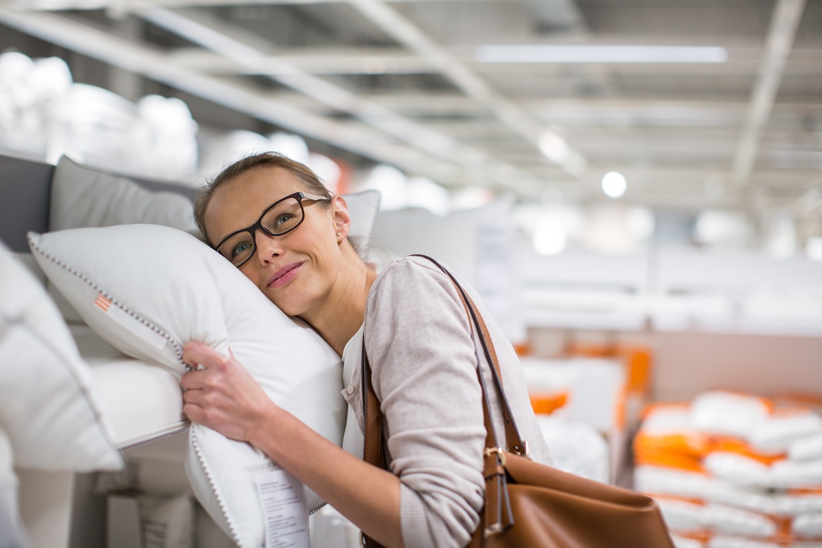 Pillows-Influence-Your-Sleeping-Posture-The-Basis-of-A-Good-Nights-Rest-On-Your-Orange-County-Mattress